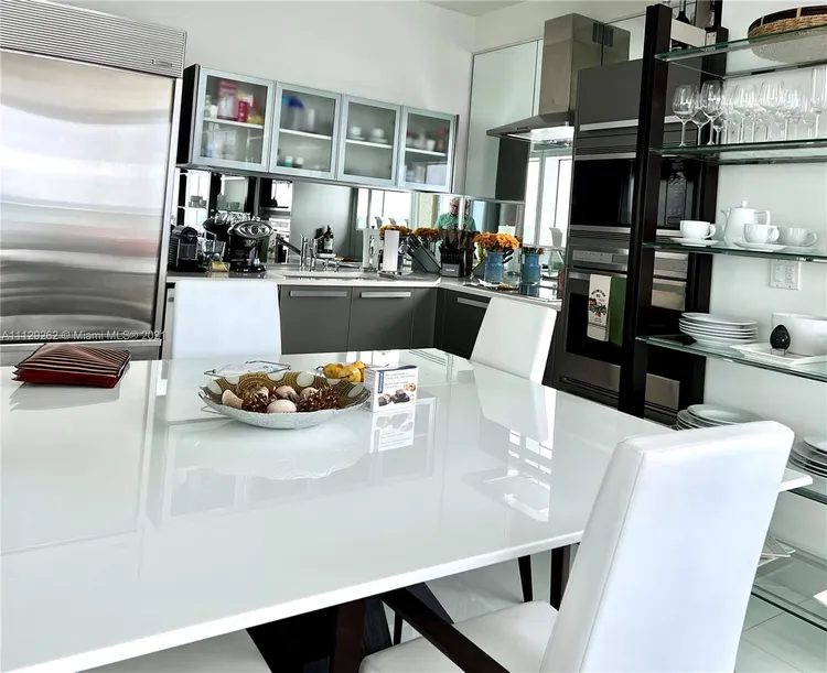 Paramount Bay #3601 image #6