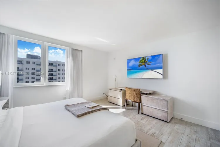 1 Hotel & Homes #1512 image #10