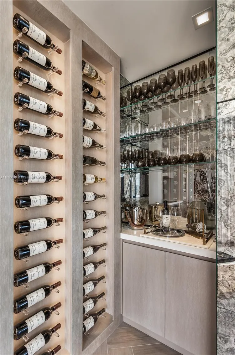 W South Beach #UPH1 image #17