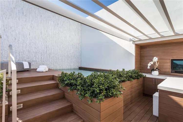 W South Beach #UPH1 image #29