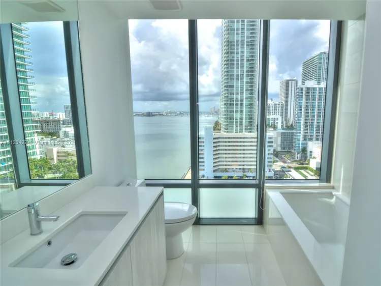 One Paraiso #2201 image #9