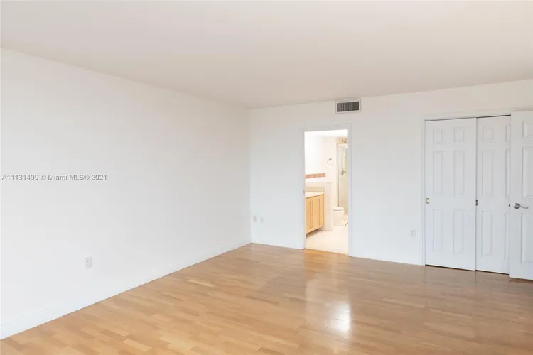 Casa del Mar #7F image #11