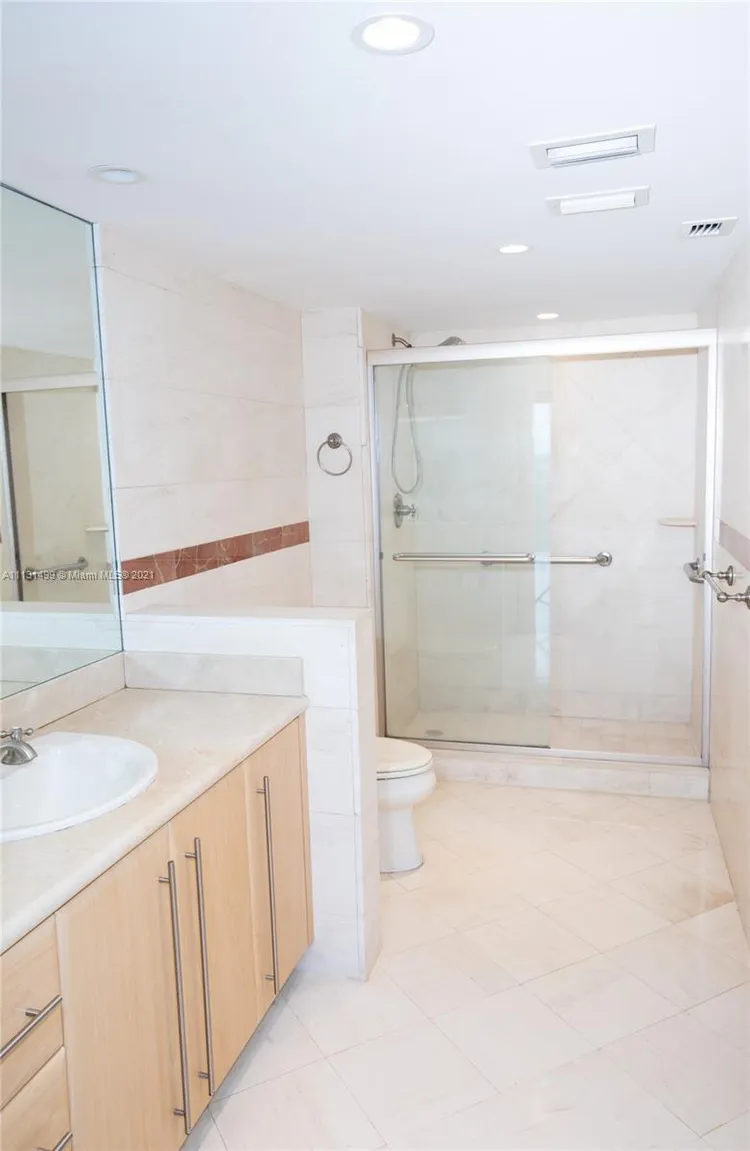 Casa del Mar #7F image #13