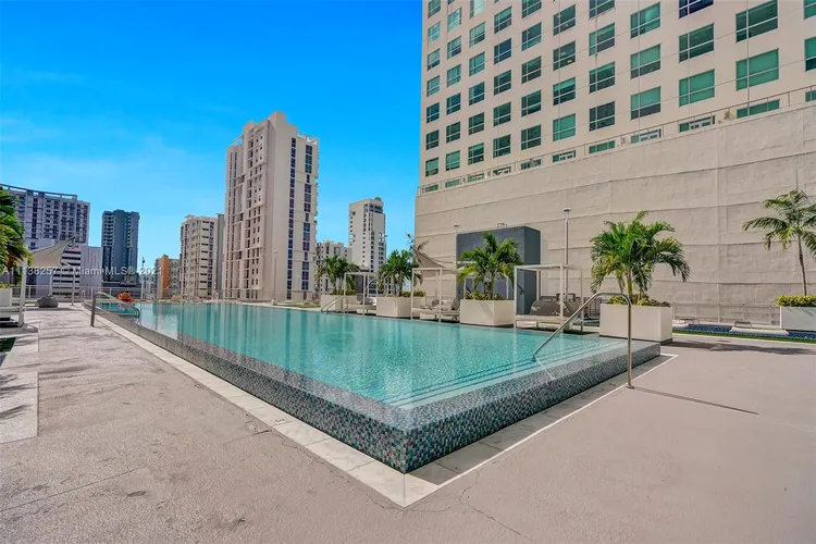 Neo Vertika #503 image #21