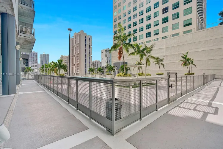 Neo Vertika #503 image #23