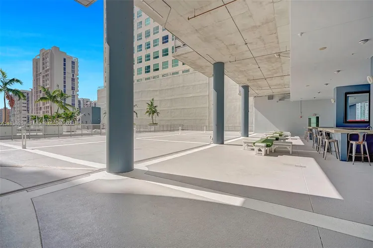 Neo Vertika #503 image #24