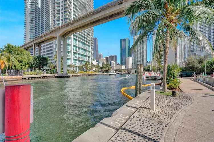 Neo Vertika #503 image #30