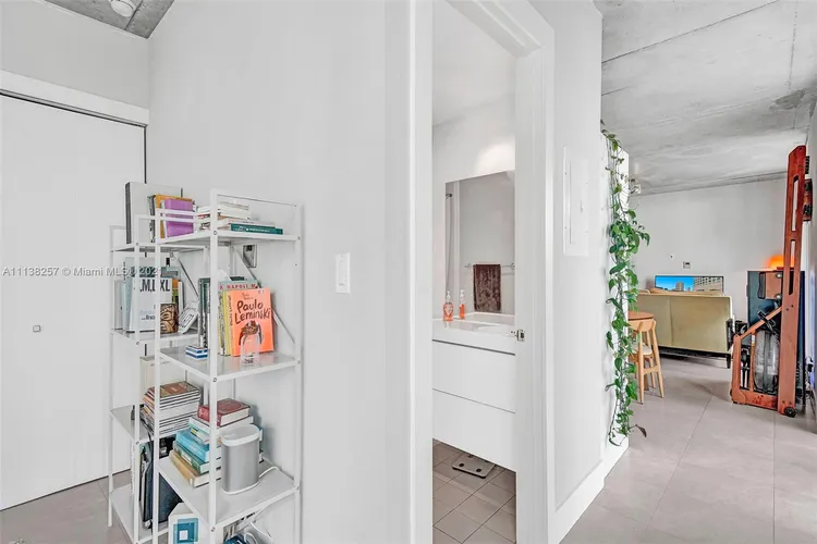 Neo Vertika #503 image #7