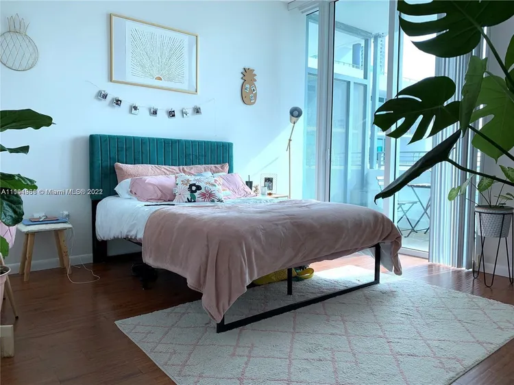 City 24 #1001 image #10