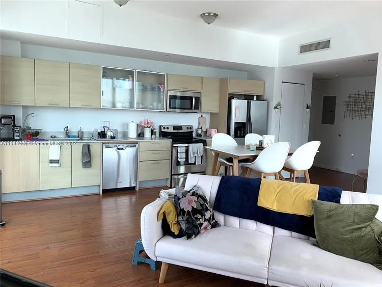 City 24 #1001 image #12