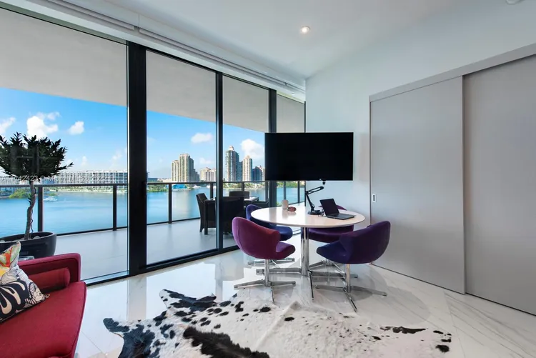 Privé #805 image #15