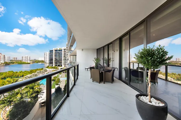 Privé #805 image #17