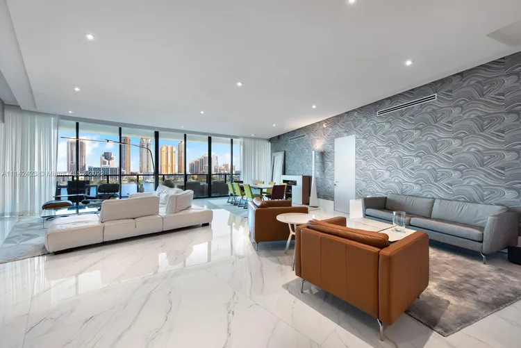 Privé #805 image #22