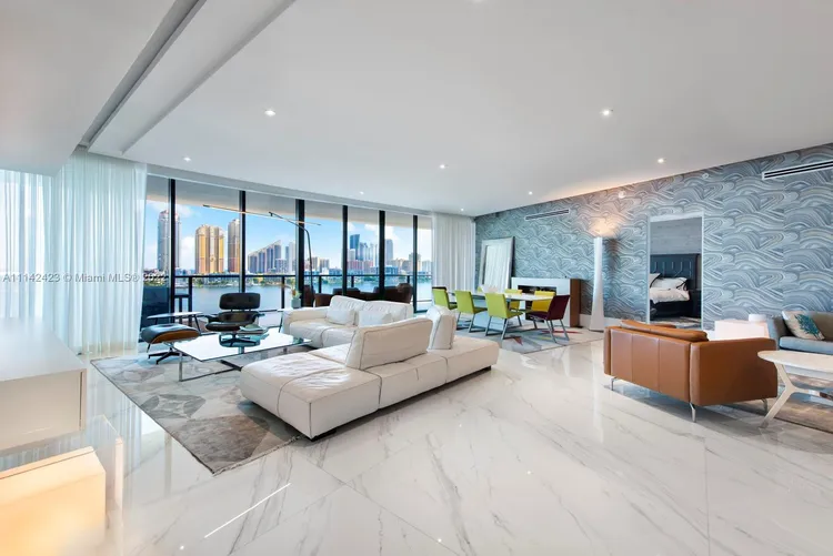 Privé #805 image #23