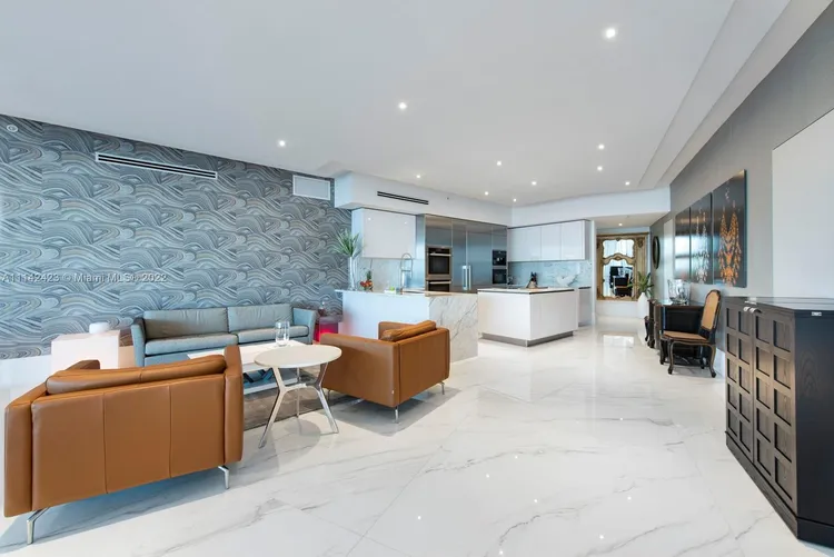 Privé #805 image #24