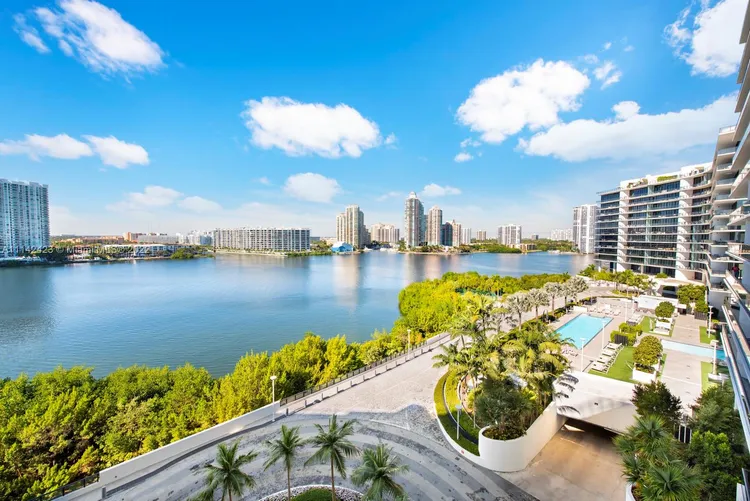 Privé #805 image #29