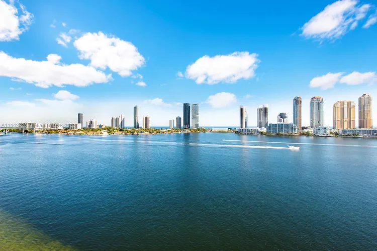 Privé #805 image #31