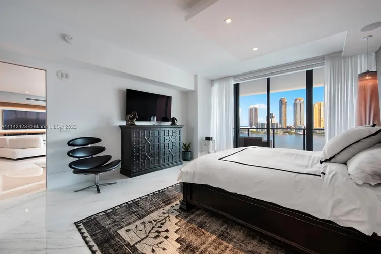 Privé #805 image #8