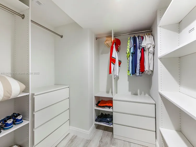 Absolut Lofts #LP-5 image #11