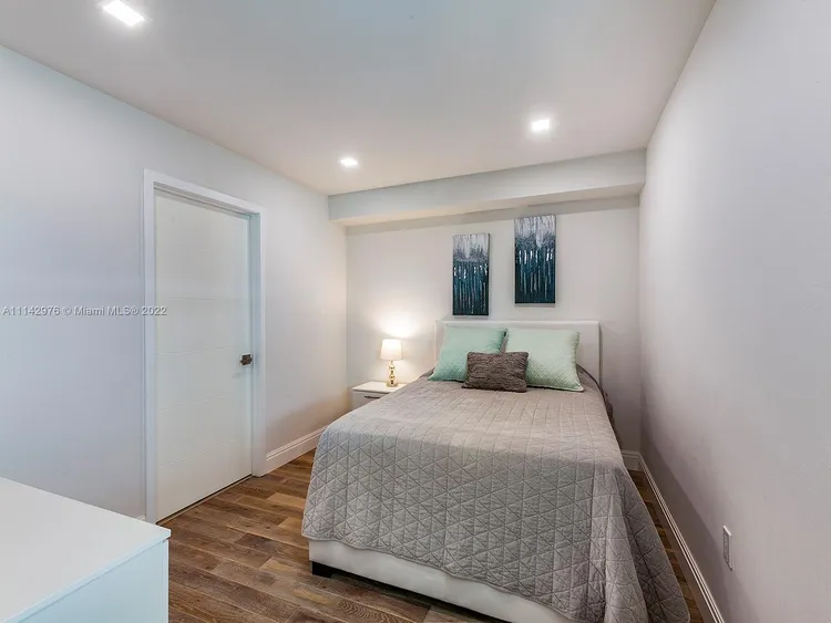 Absolut Lofts #LP-5 image #14