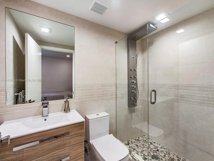 Absolut Lofts #LP-5 image #15