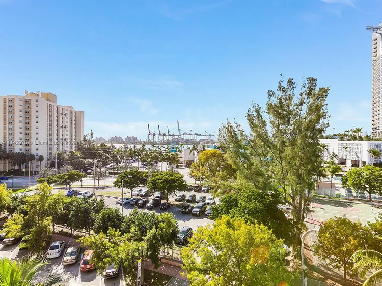 Absolut Lofts #LP-5 image #19