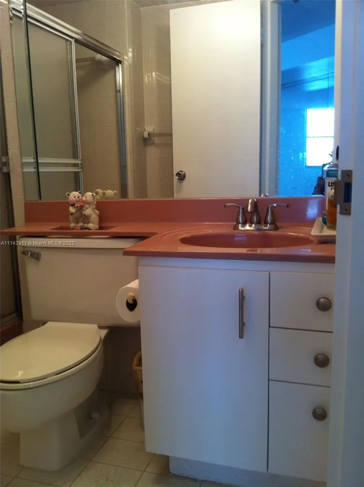 Four Ambassadors #904 image #11