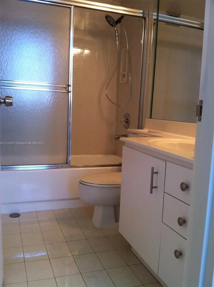 Four Ambassadors #904 image #9