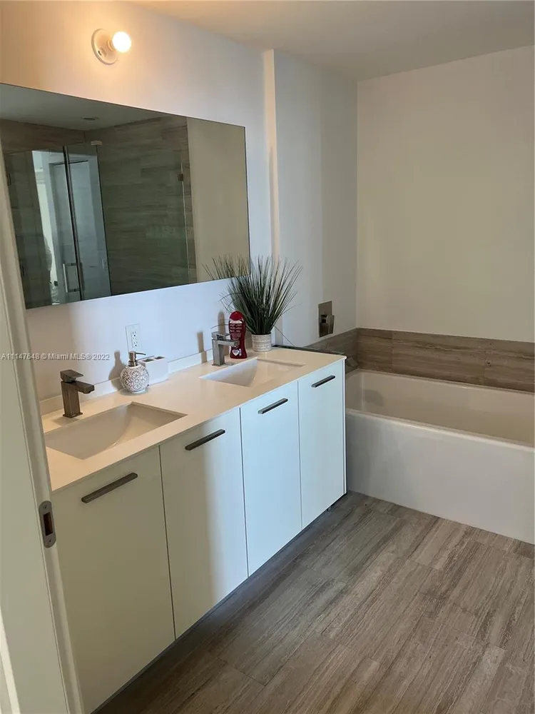 Brickell House #2308 image #15