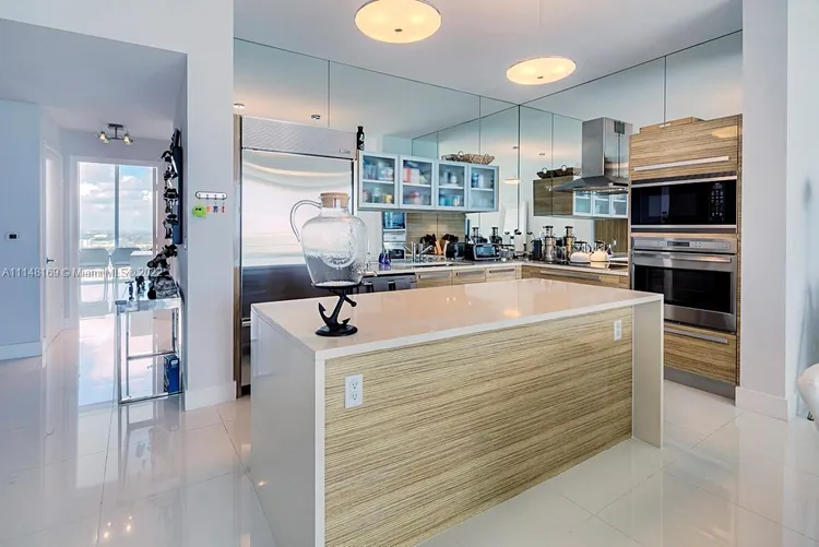 Paramount Bay #3003 image #23