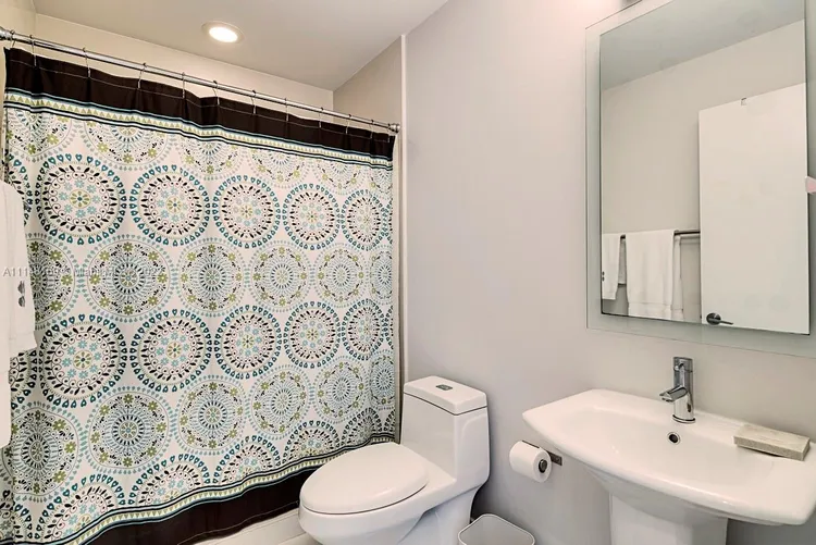 Paramount Bay #3003 image #8