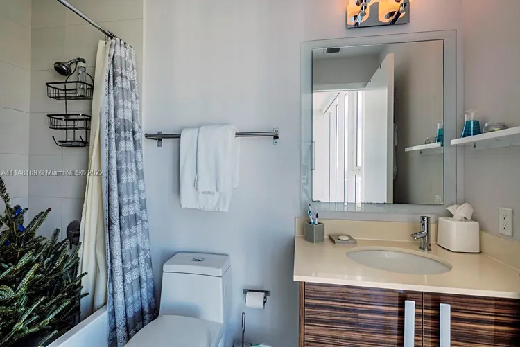 Paramount Bay #3003 image #9