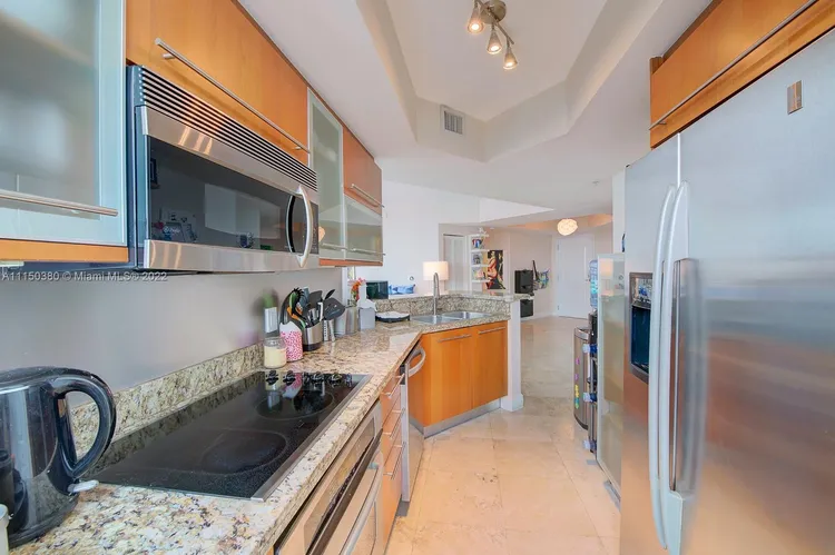 Cosmopolitan #1824 image #10