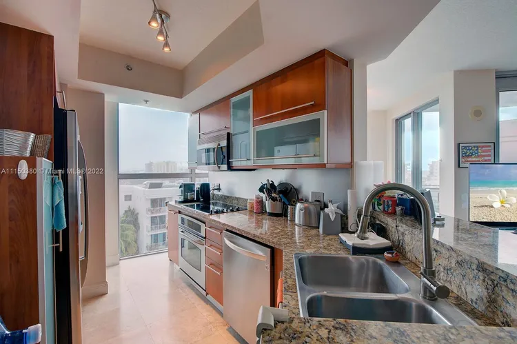 Cosmopolitan #1824 image #11