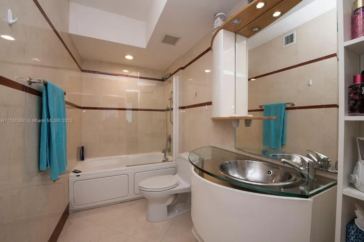 Cosmopolitan #1824 image #14