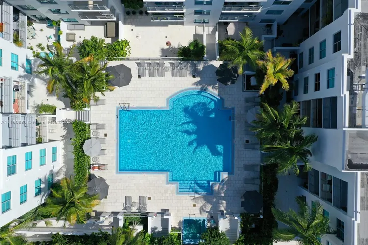 Cosmopolitan #1824 image #19