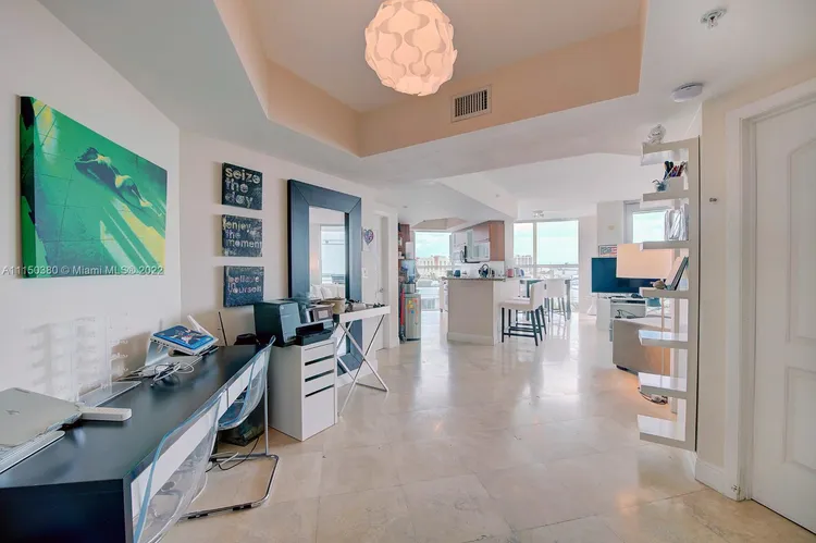 Cosmopolitan #1824 image #6