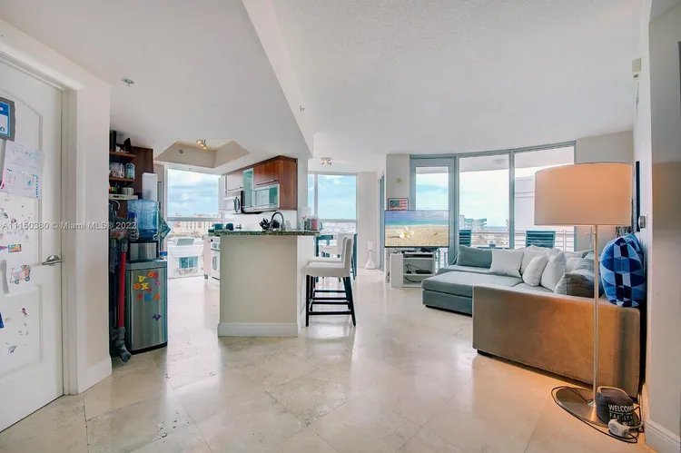 Cosmopolitan #1824 image #7