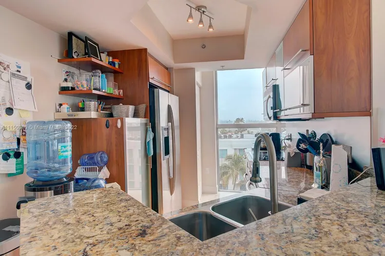 Cosmopolitan #1824 image #9