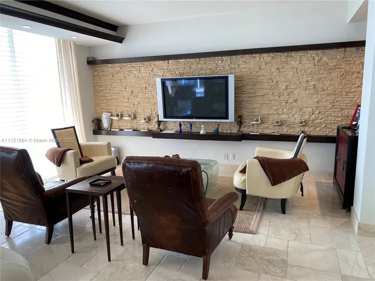 One Island Place #1902 image #19