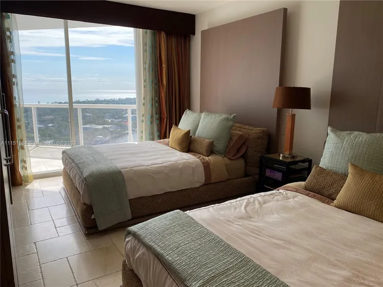 One Island Place #1902 image #25