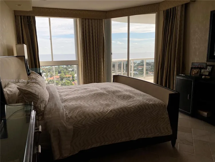 One Island Place #1902 image #28