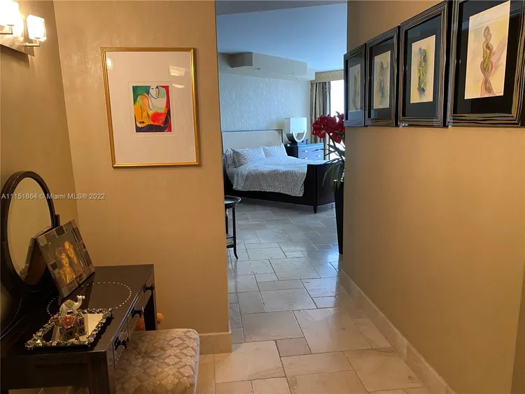 One Island Place #1902 image #33