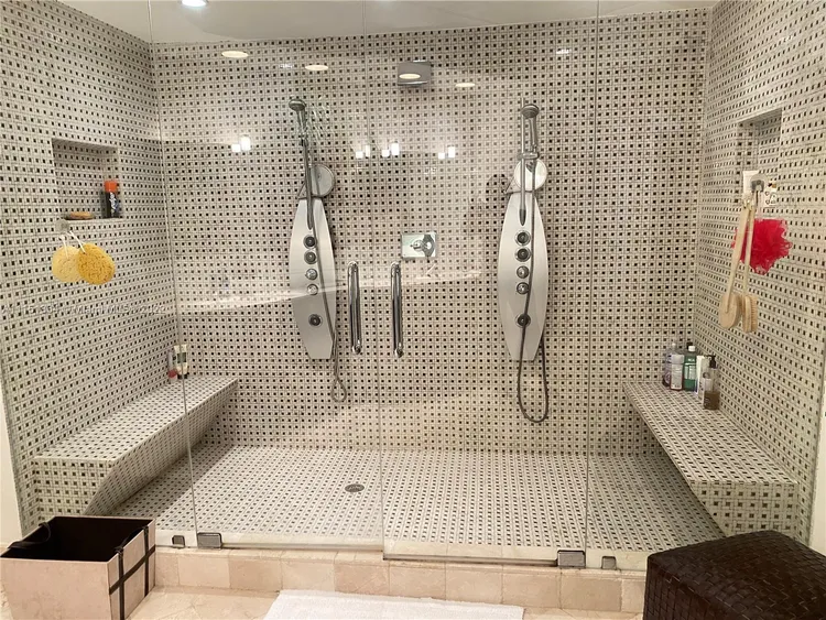 One Island Place #1902 image #34