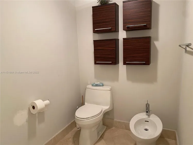 One Island Place #1902 image #35