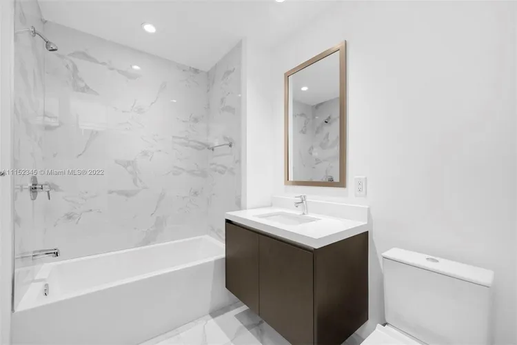 Paramount Miami Worldcenter #905 image #18