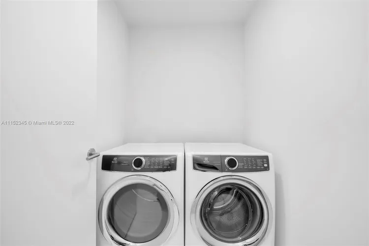 Paramount Miami Worldcenter #905 image #19