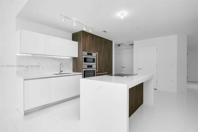 Paramount Miami Worldcenter #905 image #7