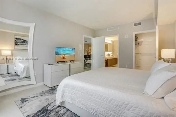 Tiffany House #410 image #10