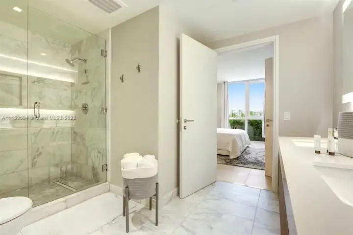 Tiffany House #410 image #6